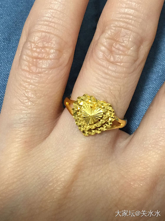 老式的黄金戒指_戒指金