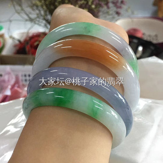 母亲节送礼品，老婆妈妈要均衡哦天然缅甸A翡翠手镯，品质之选_翡翠