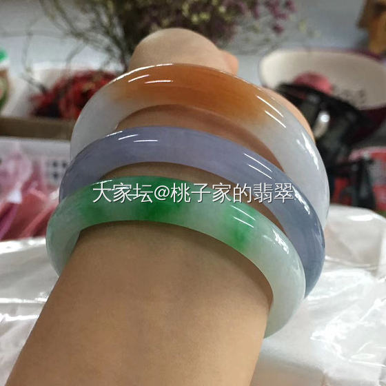 母亲节送礼品，老婆妈妈要均衡哦天然缅甸A翡翠手镯，品质之选_翡翠