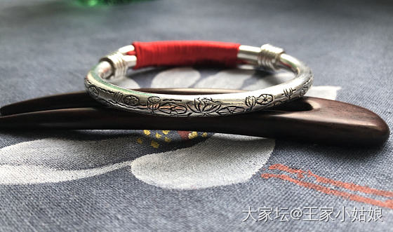 今天把我的宝成绞丝，许家青莲拿出来了_手镯银