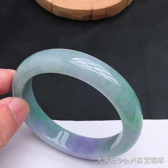 春带彩翡翠手镯，正圈57-58圈口_翡翠