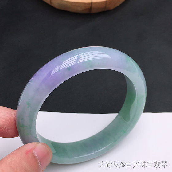 春带彩翡翠手镯，正圈57-58圈口_翡翠