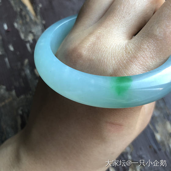 一只蓝水镯与一只飘花貔貅，一只危料貔貅_翡翠
