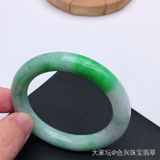 缅甸A货翡翠手镯_翡翠