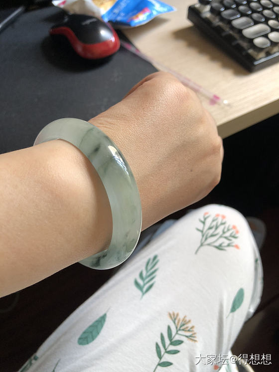 飘花镯考虑留不留？_翡翠