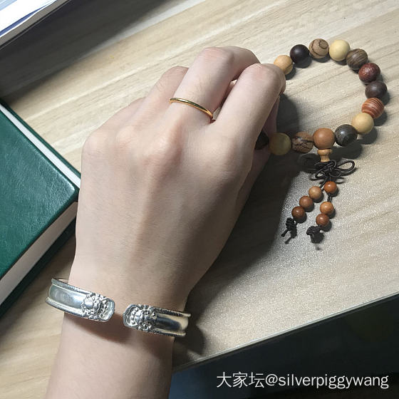 小狮子镯配小金线戒_银
