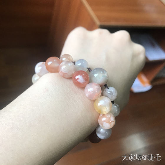 晒个樱花手串_珠串玉髓玛瑙