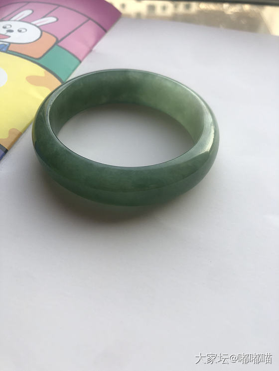 戴了七八年的，也不会拍照，能值多少钱_手镯