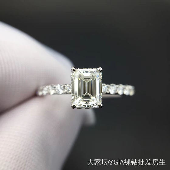 钻戒实拍出货图_钻石
