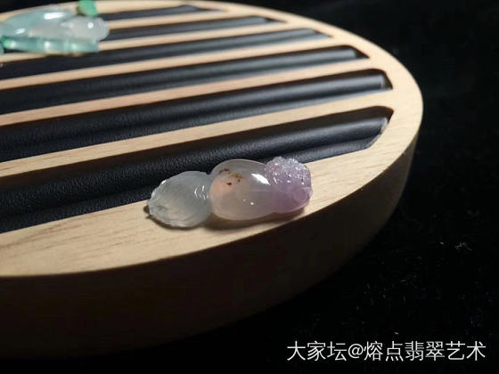 刚雕刻好的小鱼.大家觉得怎么样了？_翡翠