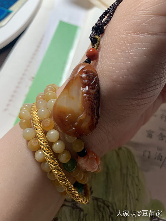 晒晒小石头才是正经事😁_和田玉