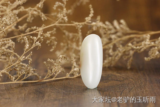 秋意 
细度很好 皮色漂亮[玫瑰]_和田玉