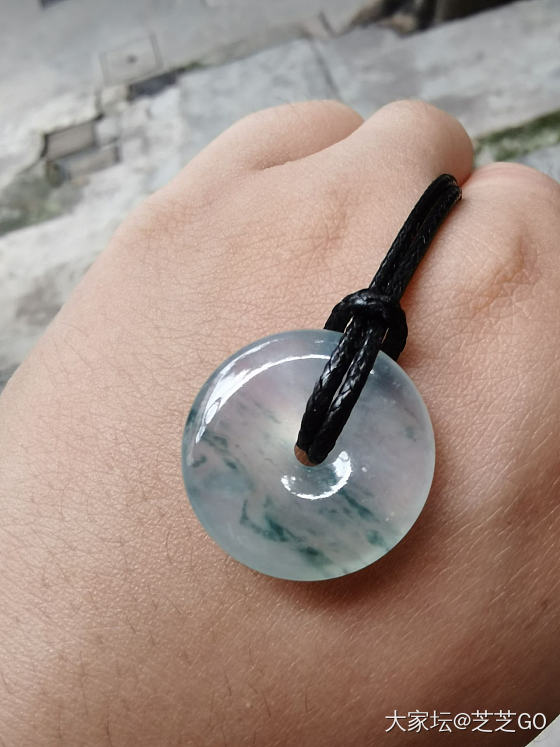 新收到的平安扣，喜欢这种意境花，还没想到怎样镶嵌好，大家给给意见呗～_翡翠