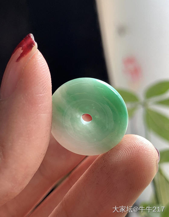 大家帮忙看看750值得买吗？多谢大家了_挂件翡翠