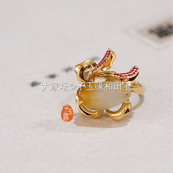 和田玉戒指，这么镶真的好看！！_和田玉