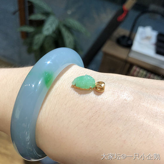 是同一个😂_手镯翡翠