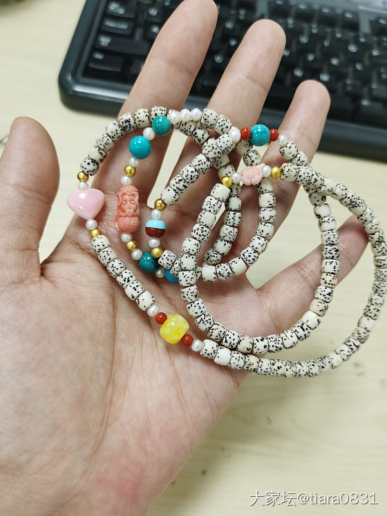 今日份左手，小星月挺百搭的_菩提子珠串有机宝石搭配