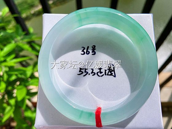 翡翠手镯，你最喜欢哪种风格？_翡翠