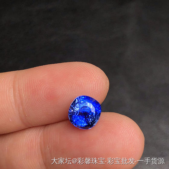 3.08克拉无烧矢车菊蓝宝石，LOTUS国际证书，产地:斯里兰卡，玻璃体，满火彩_名贵宝石