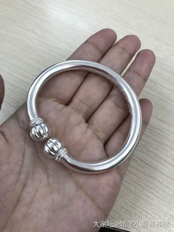 热乎乎的珍镯到手_手镯银