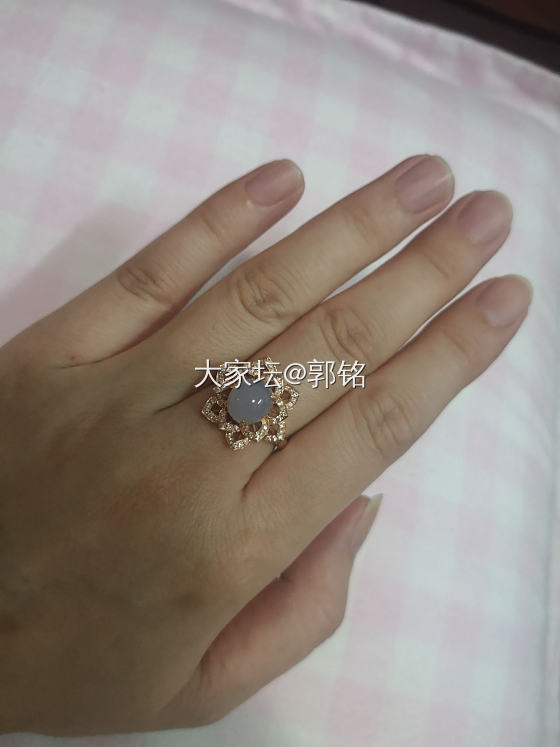 首饰盒中最爱的三款翡翠蛋面戒指_戒指