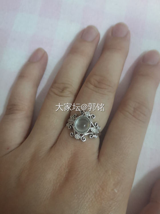 首饰盒中最爱的三款翡翠蛋面戒指_戒指