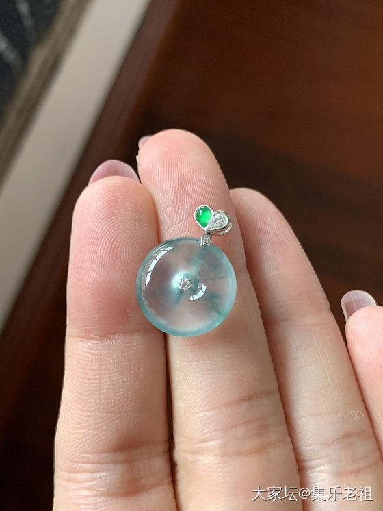 好久不见，简单秀个小可爱吧，真玻璃底飘兰花的钢扣扣_翡翠
