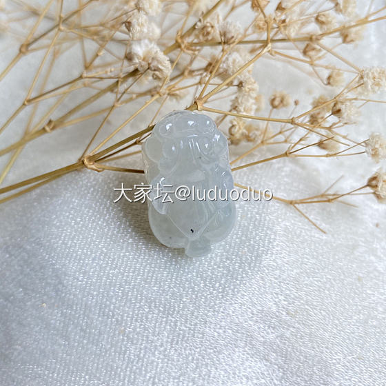 翡翠明珠入贡频，承恩长占邺宫春。

1糯冰种招财貔貅
个大饱满   胶感盈溢  ..._翡翠