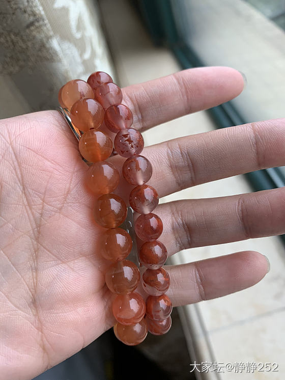 休息半天 在家串珠子玩_珠串南红金