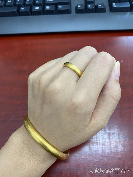 晒下刚从校长家置换回来的古法金戒指。_福利社戒指金