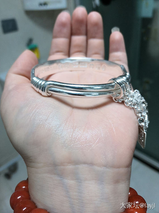 最近的新欢呀_手镯银