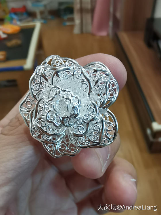收了一个大花丝戒指_戒指银