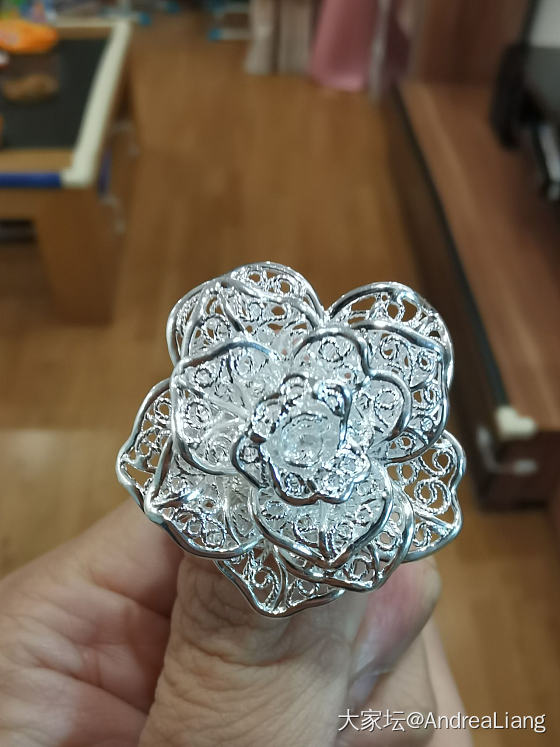 收了一个大花丝戒指_戒指银