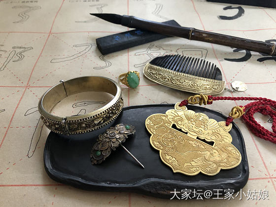 阴天湿哒哒_手镯银