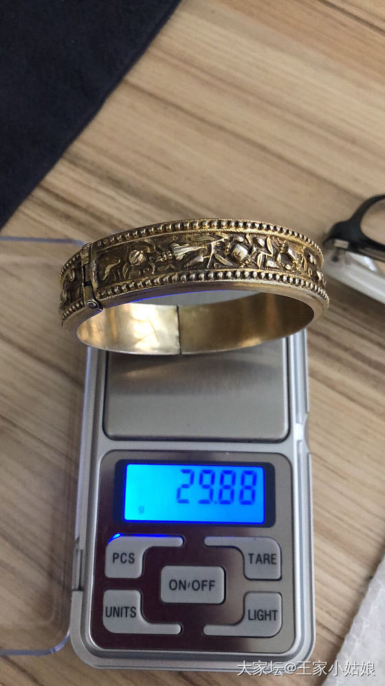 阴天湿哒哒_手镯银