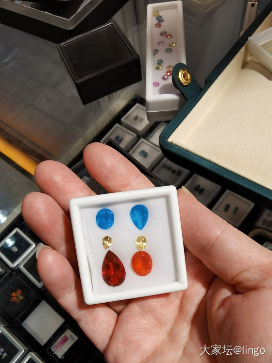 展会是不能逛的_彩色宝石