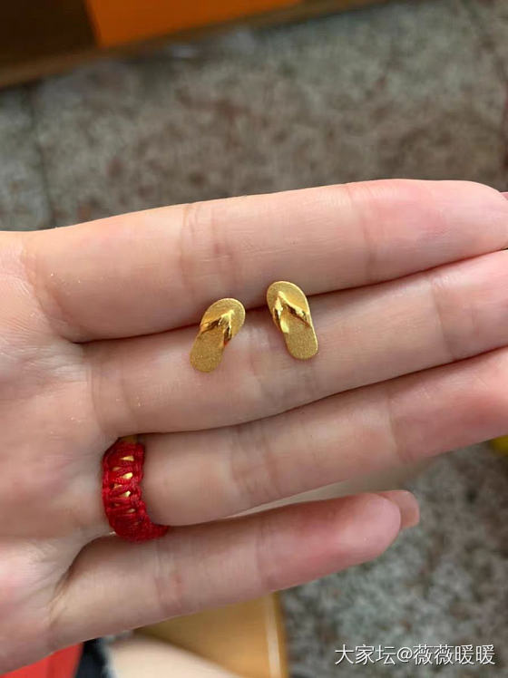 这俩耳钉，哪个好看些？_耳钉金