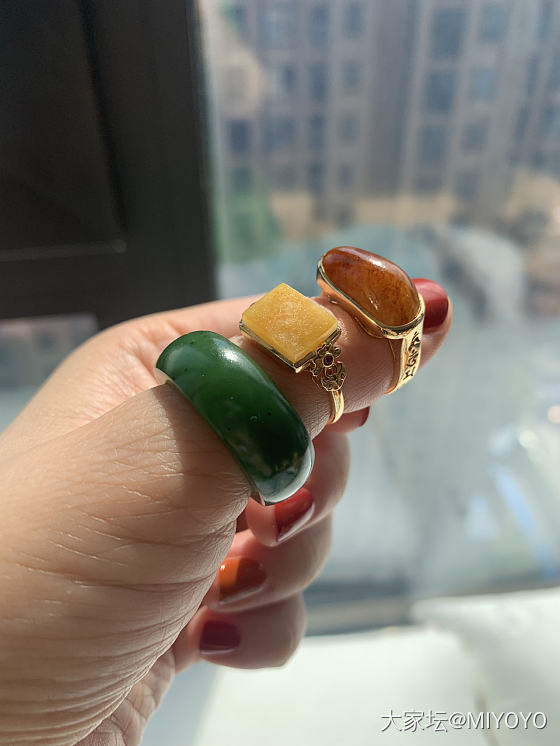 嘿嘿嘿～我喜欢彩色_戒指和田玉