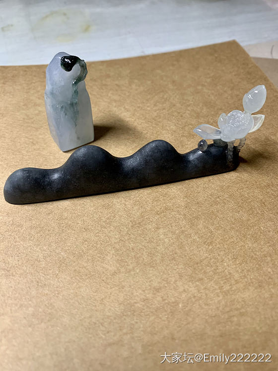 晒晒新收的乌鸡荷花笔架_翡翠
