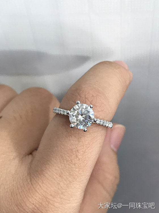 时尚女钻戒💍_钻石