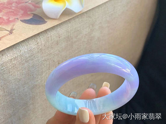 秋季出游搭配，天然缅甸翡翠女正品镯子!_翡翠