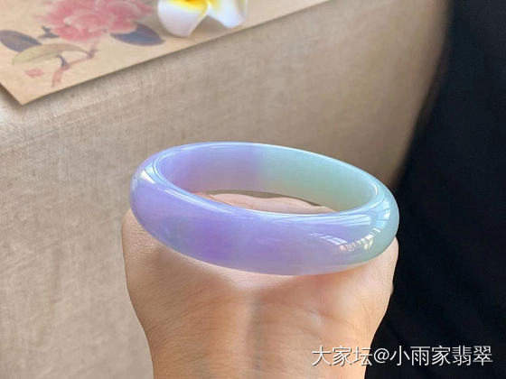 秋季出游搭配，天然缅甸翡翠女正品镯子!_翡翠