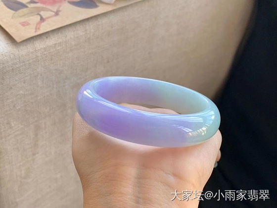 秋季出游搭配，天然缅甸翡翠女正品镯子!_翡翠