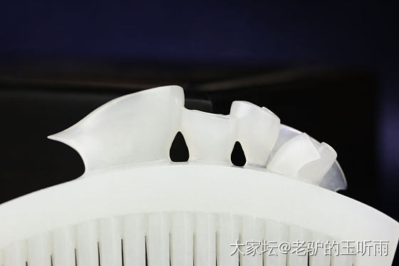 结发同心
以梳为礼……_和田玉
