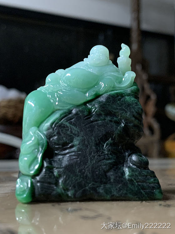 带藓的随行雕_翡翠