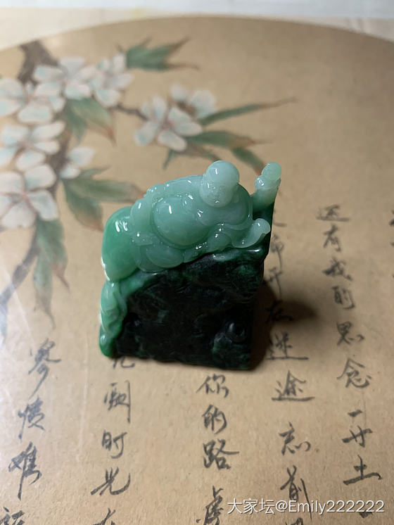 带藓的随行雕_翡翠