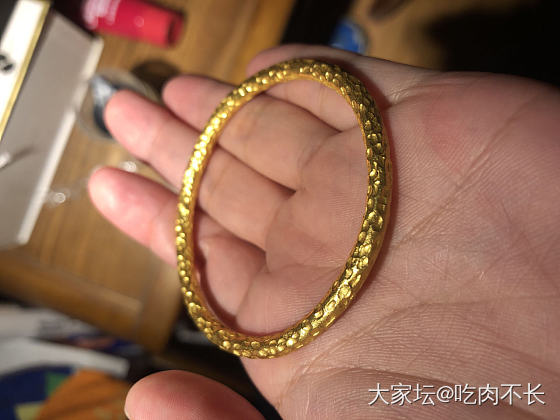 金锤纹手镯是古法还是亮面？_打金