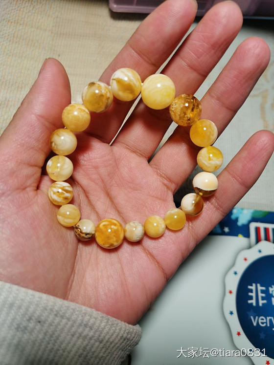 又手痒，攒珠子搞了个渐变的手串_琥珀蜜蜡
