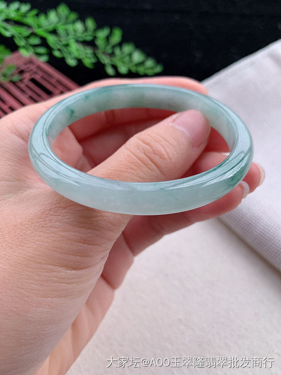 适合小圈口贵妃手镯_翡翠