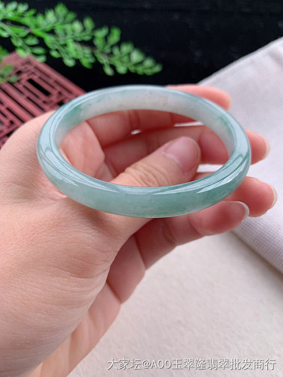 适合小圈口贵妃手镯_翡翠
